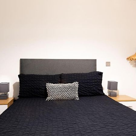 2 Bed Apartment With Pool Table Bradford  Esterno foto