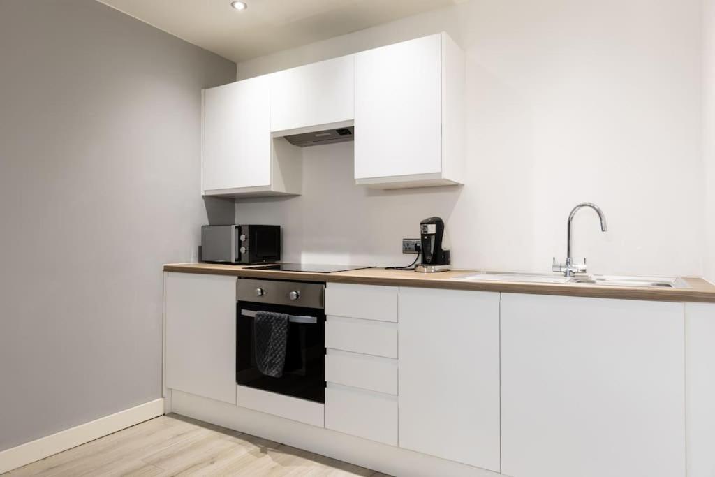 2 Bed Apartment With Pool Table Bradford  Esterno foto
